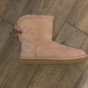 Light pink size 9 UGG’s